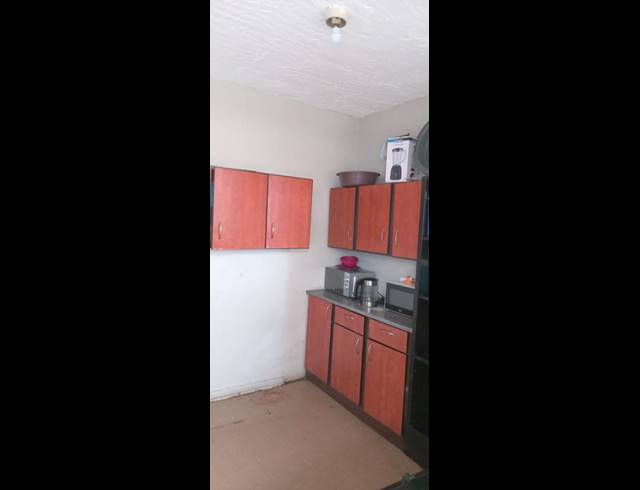 3 BEDROOM APARTMENT FOR SALE IN KEMPTON PARK CENTRAL